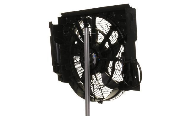 Ventilateur, condenseur de climatisation MAHLE Aftermarket ACF 25 000P