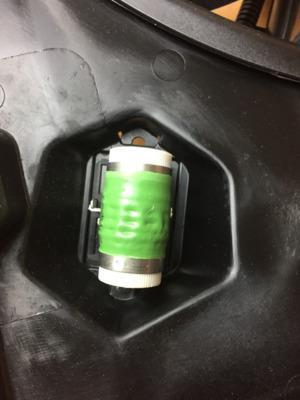 Ventilateur de refroidissement du moteur (Motoventilateur) MAHLE Aftermarket CFF 125 000P