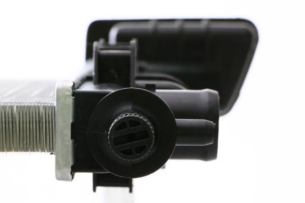 Radiateur moteur (Radiateur de refroidissement) MAHLE Aftermarket ref. CR 322 000S