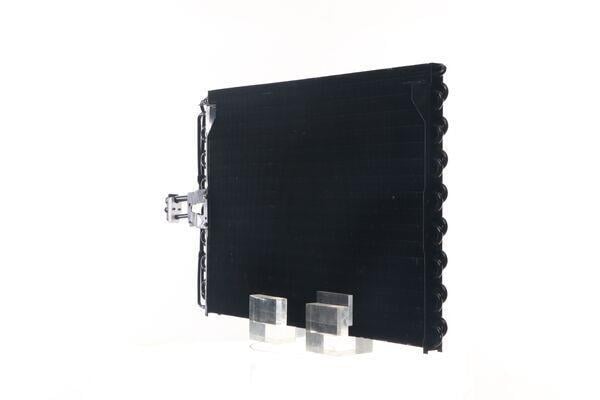 Condenseur, climatisation (Radiateur de climatisation) MAHLE Aftermarket ref. AC 153 000S