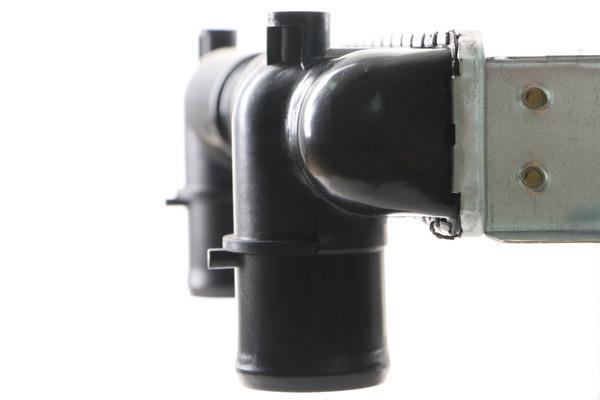 Radiateur moteur (Radiateur de refroidissement) MAHLE Aftermarket ref. CR 33 000S