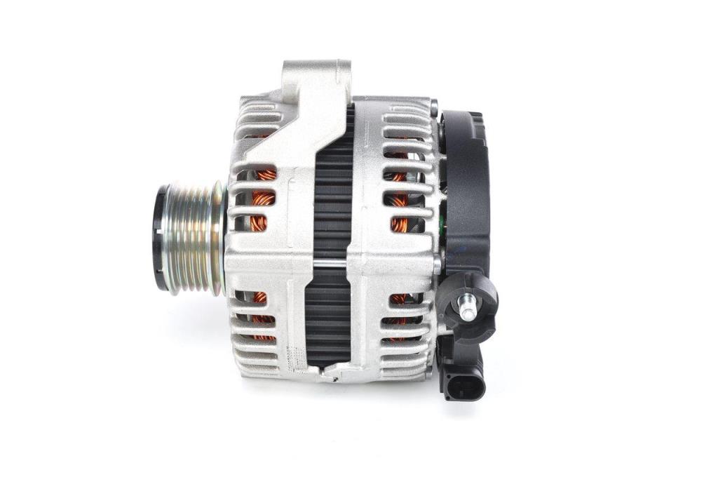 Alternateur BOSCH ref. 0 121 615 114