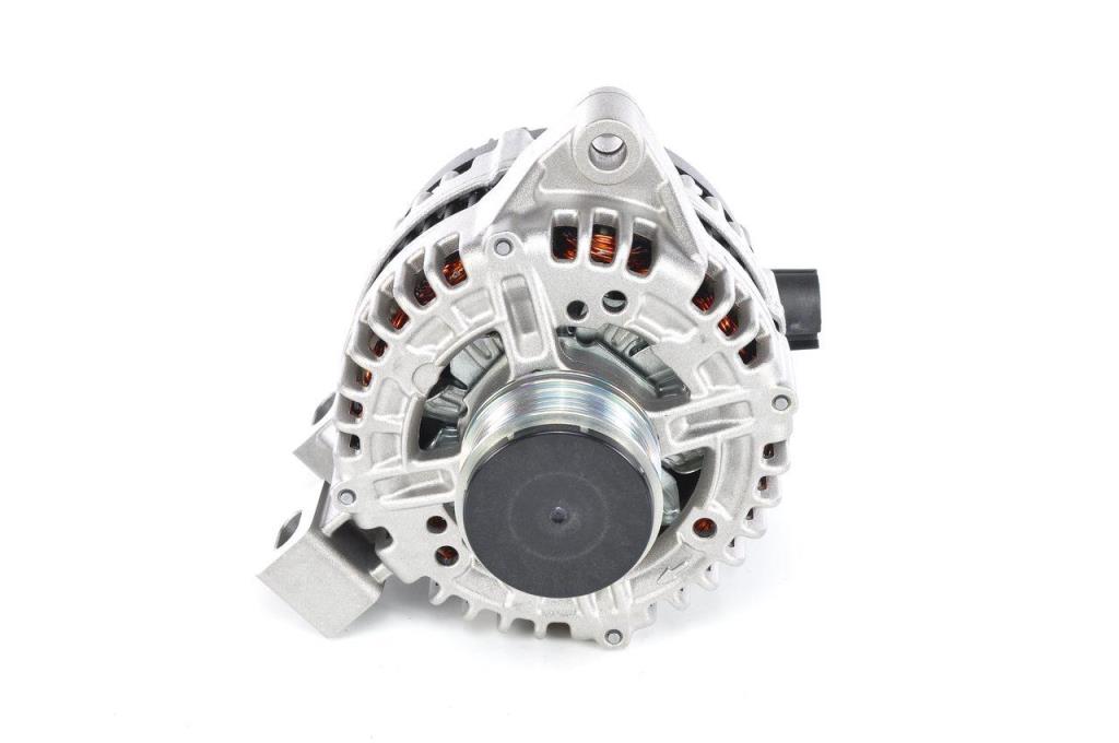 Alternateur BOSCH ref. 0 121 615 114