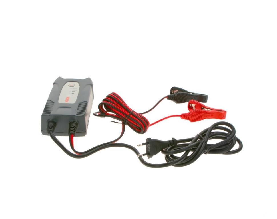 Chargeur de batterie de voiture ((de 6 à 12 V, et câbles)) BOSCH C1 - ref. 0 189 999 01M