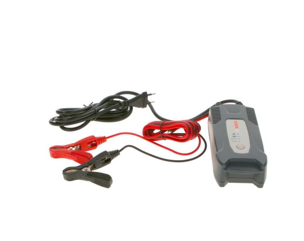Chargeur de batterie de voiture ((de 6 à 12 V, et câbles)) BOSCH C1 - ref. 0 189 999 01M