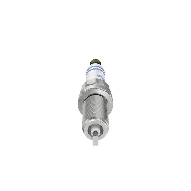 Jeu de 4 bougies d'allumage BOSCH ref. 0 242 129 804