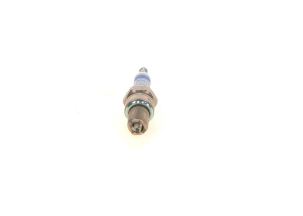 Jeu de 4 bougies d'allumage BOSCH ref. 0 242 232 804