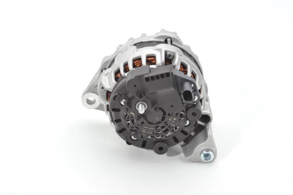 Alternador BOSCH ref. F 000 BL0 7N9