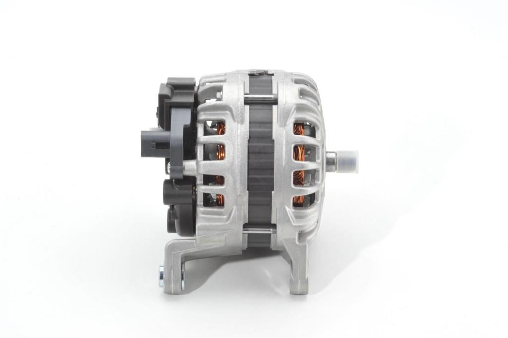 Alternador BOSCH ref. F 000 BL0 7N9