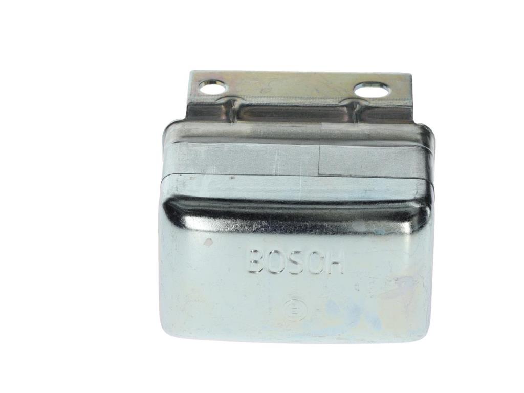 Régulateur d'alternateur BOSCH ref. F 026 T02 230