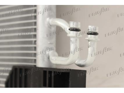 Condenseur, climatisation (Radiateur de climatisation) Frig Air S.p.A. ref. 0821.3038