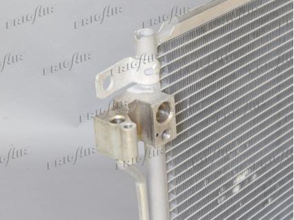 Condenseur, climatisation (Radiateur de climatisation) Frig Air S.p.A. ref. 0821.3042