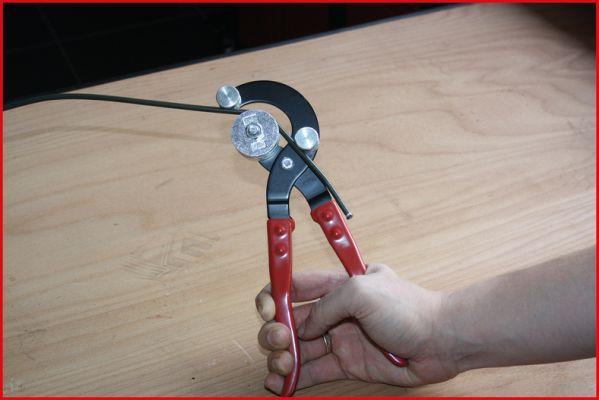 Pince à cintrer (Cintreuse tuyau de frein) KS TOOLS 120.1003