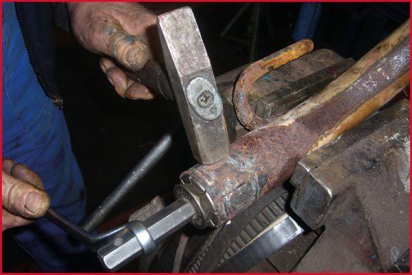 Expandeur de tuyau d'échappement KS TOOLS ref. 150.1520