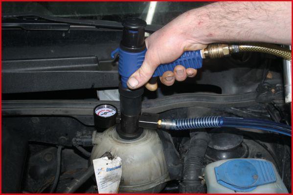 Appareil de remplissage de circuit de refroidissement KS TOOLS ref. 150.2070