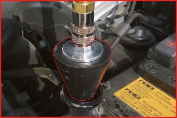 Testeur circuit de refroidissement KS TOOLS 455.0135