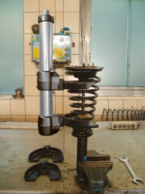 Compresseur de ressort KS TOOLS 500.8400