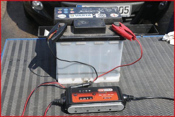 Chargeur de batterie de voiture ((de 6 à 12 V, et câbles)) KS TOOLS  ref. 550.1735