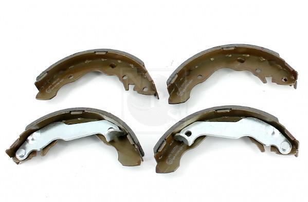 Jeu de 4 mâchoires de frein (Garniture de frein à tambour) NIPPON PIECES SERVICES ref. H350I29