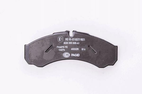 Jeu de 4 plaquettes de frein HELLA PAGID 8DB 355 005-411