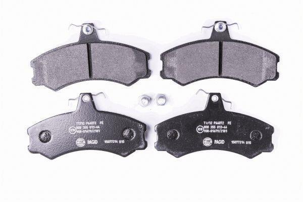 Jeu de 4 plaquettes de frein HELLA PAGID 8DB 355 013-441