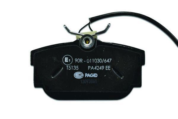 Jeu de 4 plaquettes de frein HELLA PAGID 8DB 355 018-571