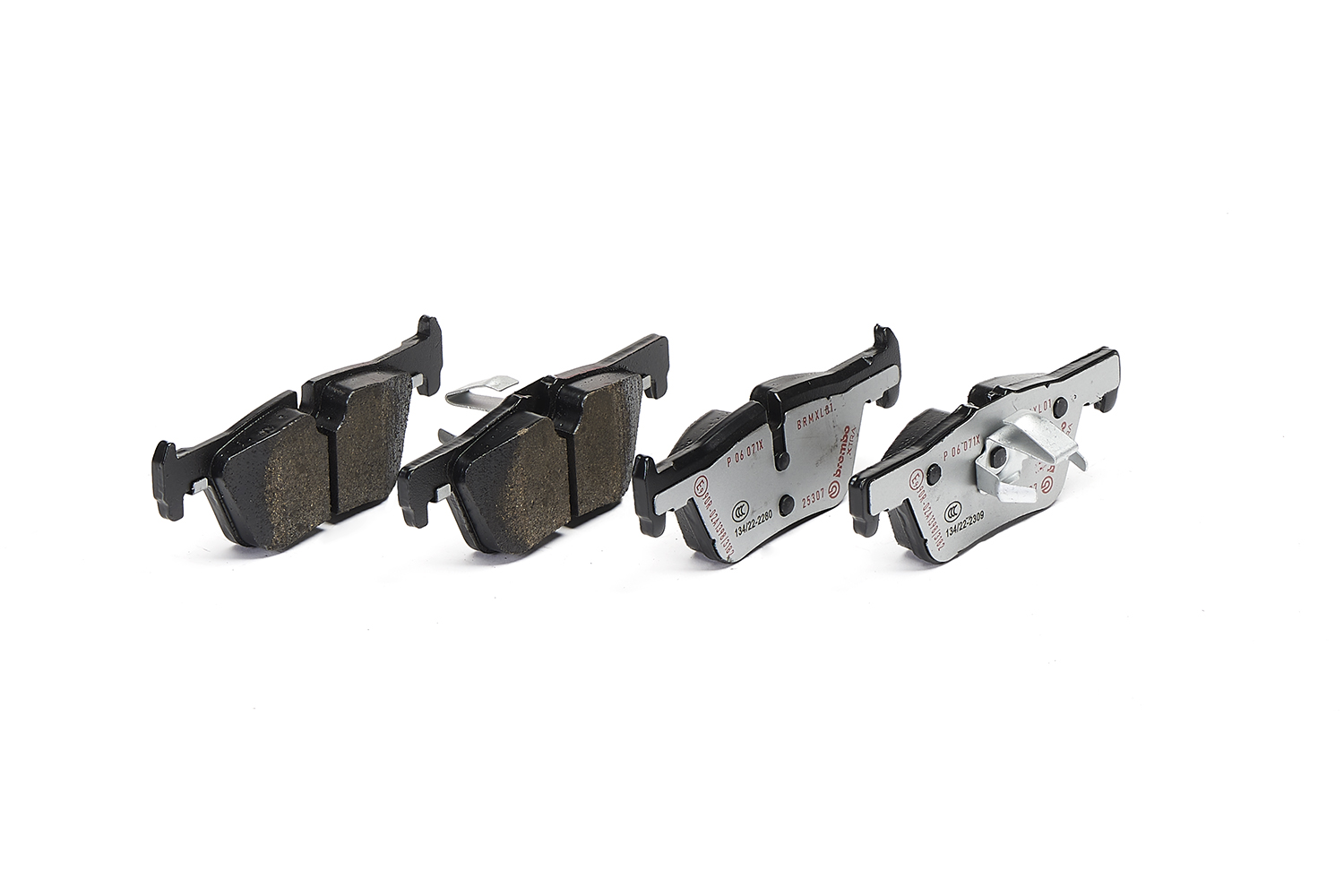 Jeu de 4 plaquettes de frein BREMBO ref. P 06 071X