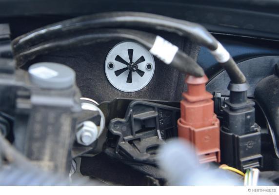 Grampo de fixação (Perna metálica) HERTH+BUSS ELPARTS ref. 50267069