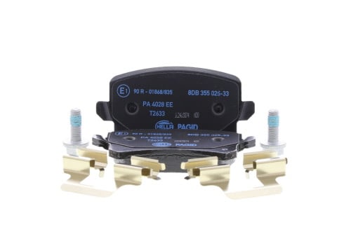 Jeu de 4 plaquettes de frein HELLA ref. 8DB 355 025-331