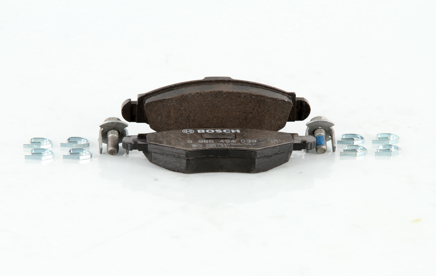 Jeu de 4 plaquettes de frein BOSCH 0 986 494 039