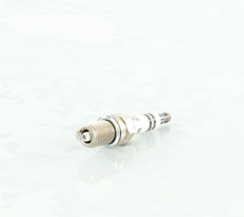Bougie d'allumage BOSCH ref. 0 242 230 500