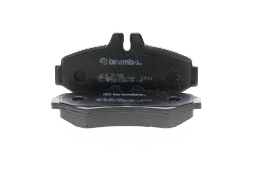Jeu de 4 plaquettes de frein BREMBO P 50 020