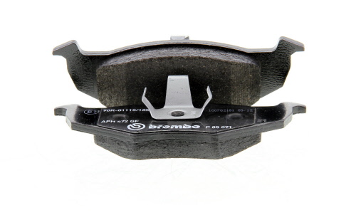 Jeu de 4 plaquettes de frein BREMBO ref. P 85 071