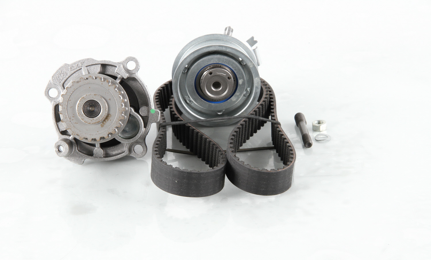 Pompe à eau + kit de courroie de distribution SKF VKMC 01113-1