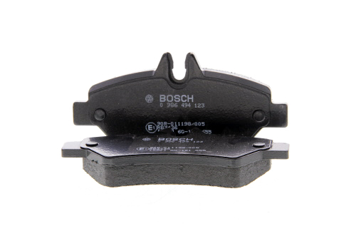 Jeu de 4 plaquettes de frein BOSCH 0 986 494 123