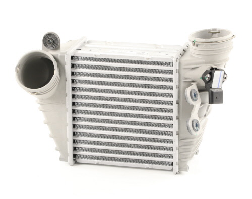 Intercooler, échangeur HELLA 8ML 376 776-051 au meilleur prix