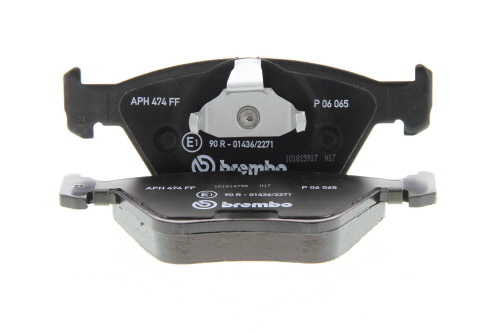 Jeu de 4 plaquettes de frein BREMBO ref. P 06 065