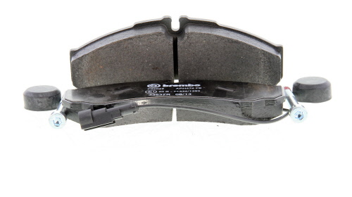 Jeu de 4 plaquettes de frein BREMBO ref. P 56 069