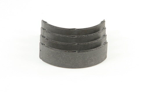 Jeu de mâchoires de frein à main HELLA PAGID 8DA 355 050-671