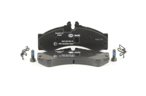 Jeu de 4 plaquettes de frein HELLA PAGID 8DB 355 005-391