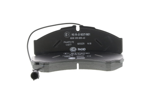 Jeu de 4 plaquettes de frein HELLA PAGID 8DB 355 005-431