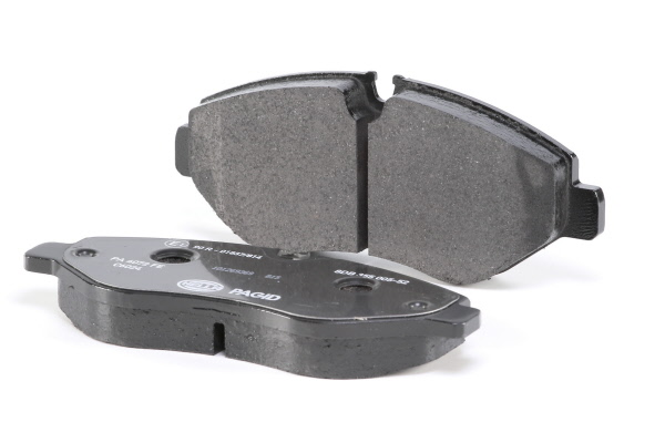 Jeu de 4 plaquettes de frein HELLA PAGID 8DB 355 005-521