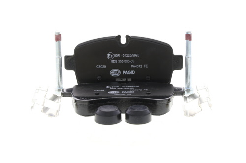 Jeu de 4 plaquettes de frein HELLA PAGID 8DB 355 005-551