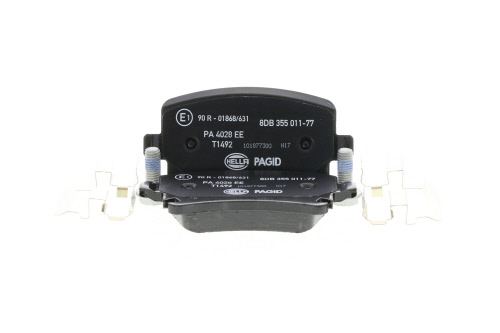 Jeu de 4 plaquettes de frein HELLA PAGID 8DB 355 011-771