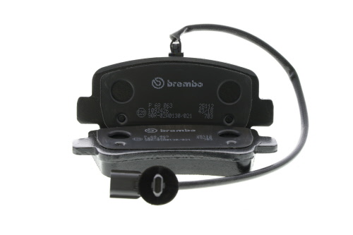 Jeu de 4 plaquettes de frein BREMBO ref. P 68 063
