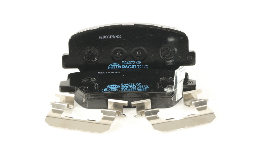 Jeu de 4 plaquettes de frein HELLA ref. 8DB 355 020-871