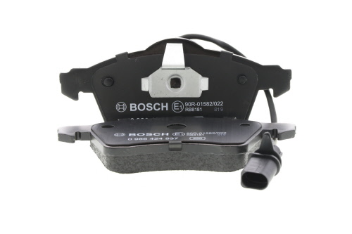 Jeu de 4 plaquettes de frein BOSCH 0 986 424 537