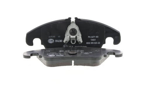 Jeu de 4 plaquettes de frein HELLA 8DB 355 023-221