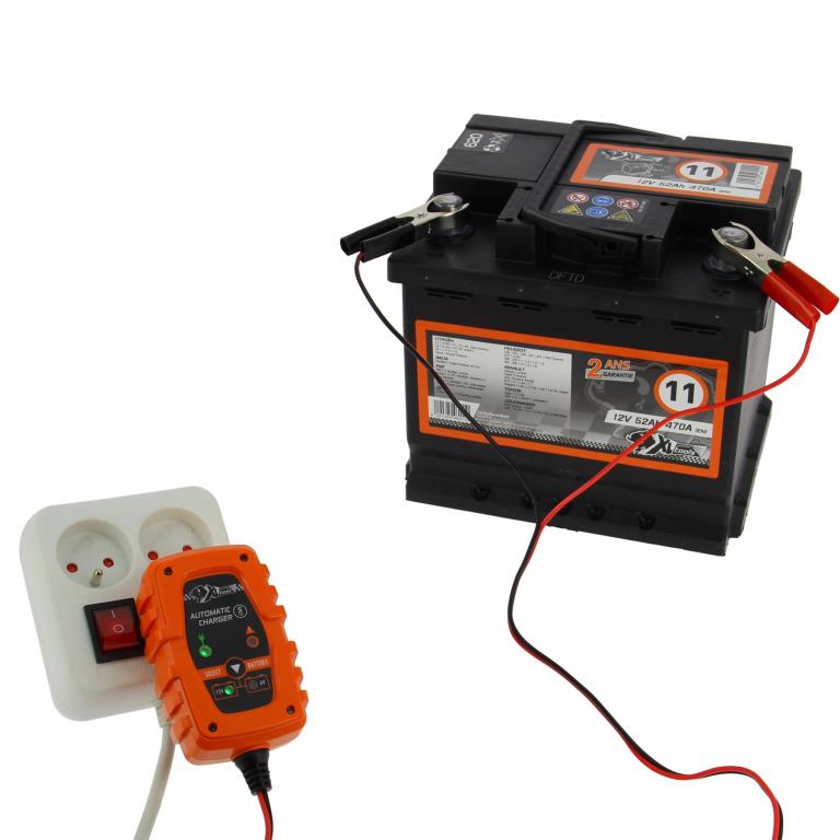 Chargeur de batterie de voiture ((de 6 à 12 V, et câbles)) XLP TOOLS ref. 553984