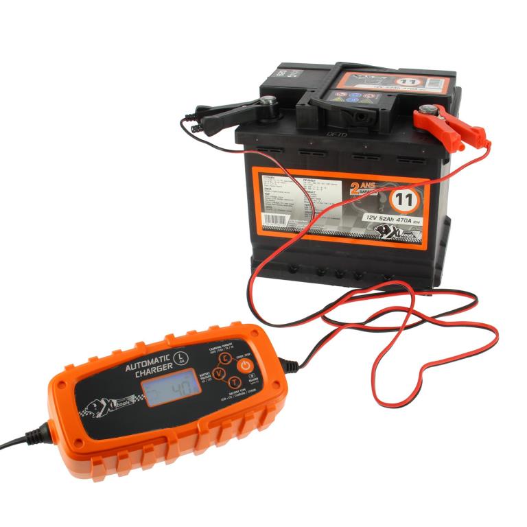 Chargeur de batterie de voiture ((de 6 à 12 V, et câbles)) XLP TOOLS ref. 553986